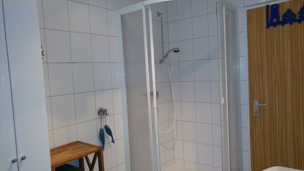 Badezimmer mit Dusche