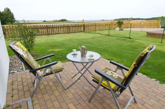 Küchenterrasse mit Blick auf's Haff