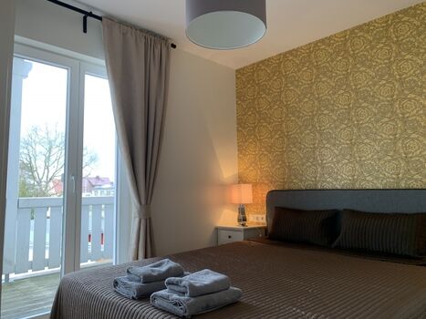 Schlafzimmer mit Boxspringbett