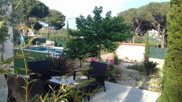 Terrasse mit Lounge Möbeln 