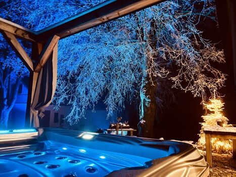 Winterlicher Farbenzauber auf der privaten Terrasse