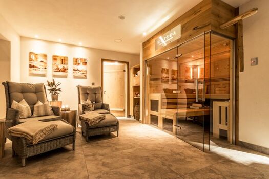 Am Abend: direkt in die Sauna, Ihr Private Spa zur alleinigen Nutzung