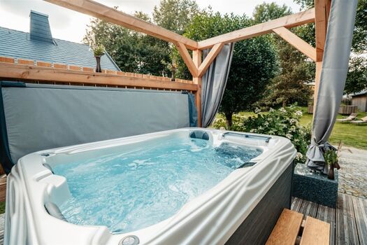 Ihr Whirlpool zur alleinigen Nutzung - ganzjährig beheizt