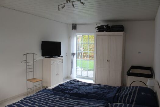 Schlafzimmer 1