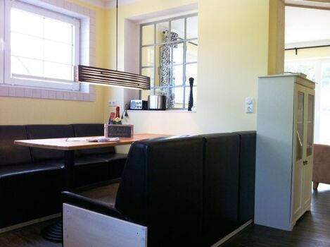 Esstisch für 7 Personen