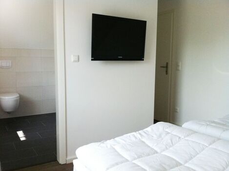 Schlazimmer OG mit Flachbild TV