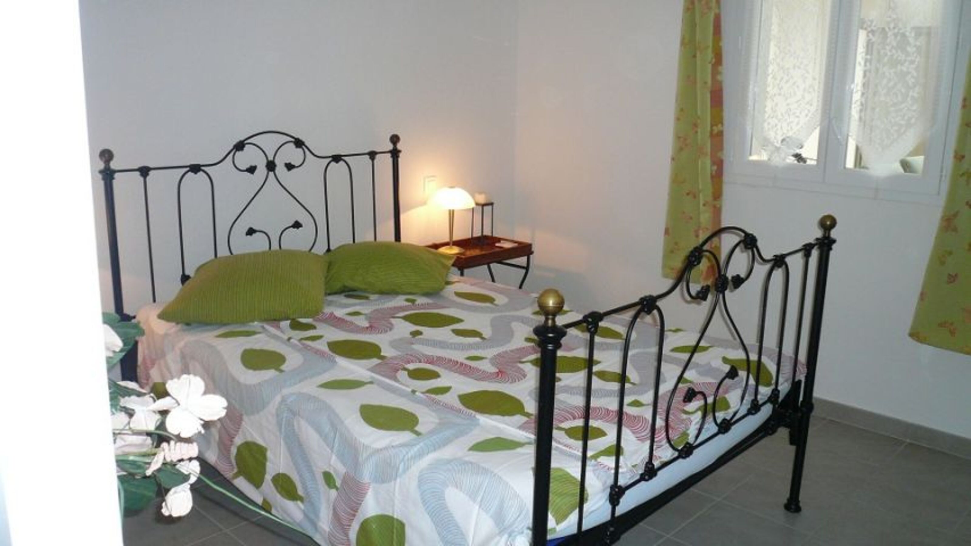 Schlafzimmer 1
