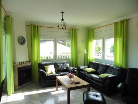 Wohnzimmer mit Kamin