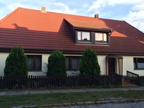 Haus Roggentin -Ansicht Straßenseite 