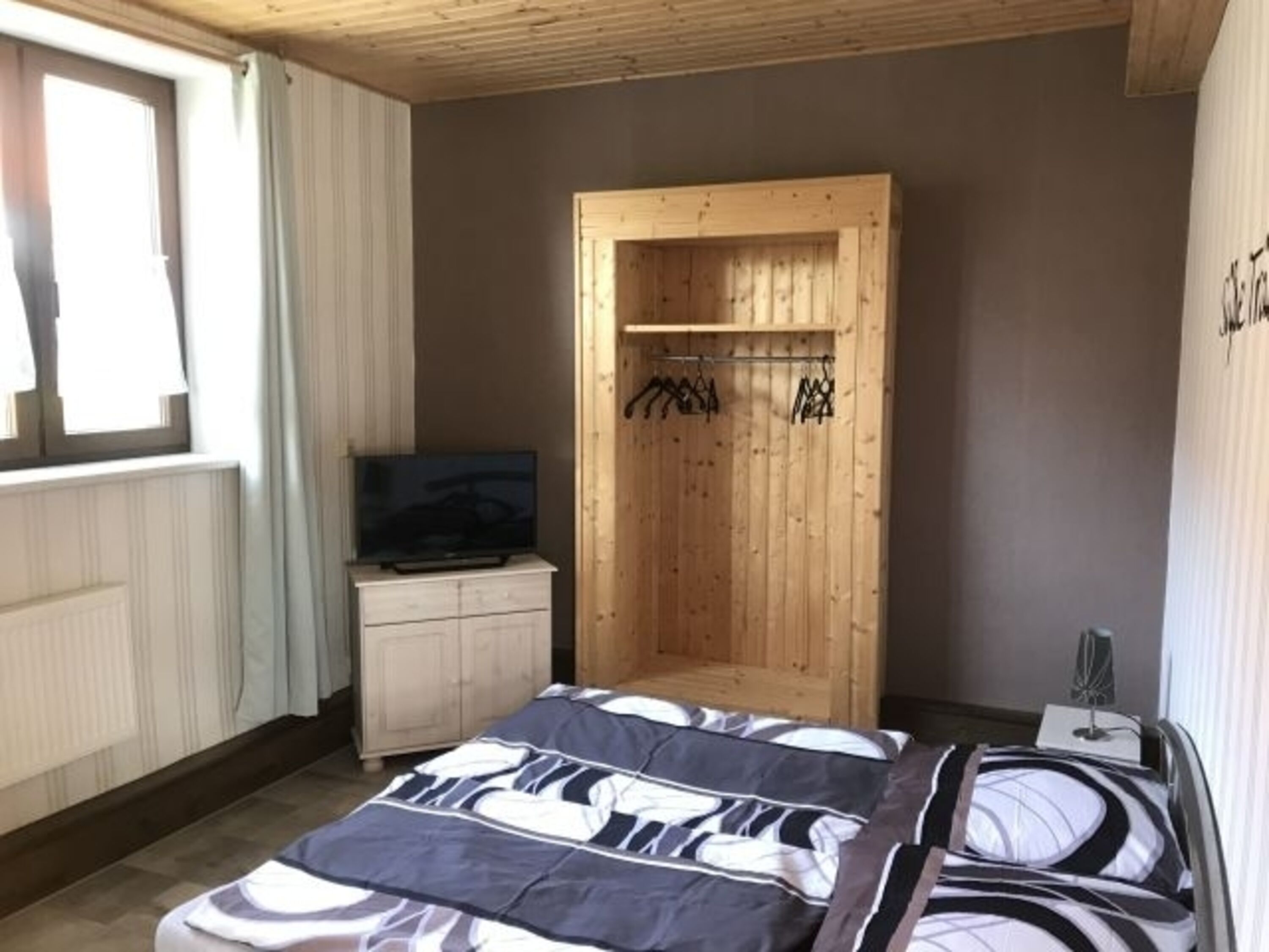 Schlafzimmer Bild 3