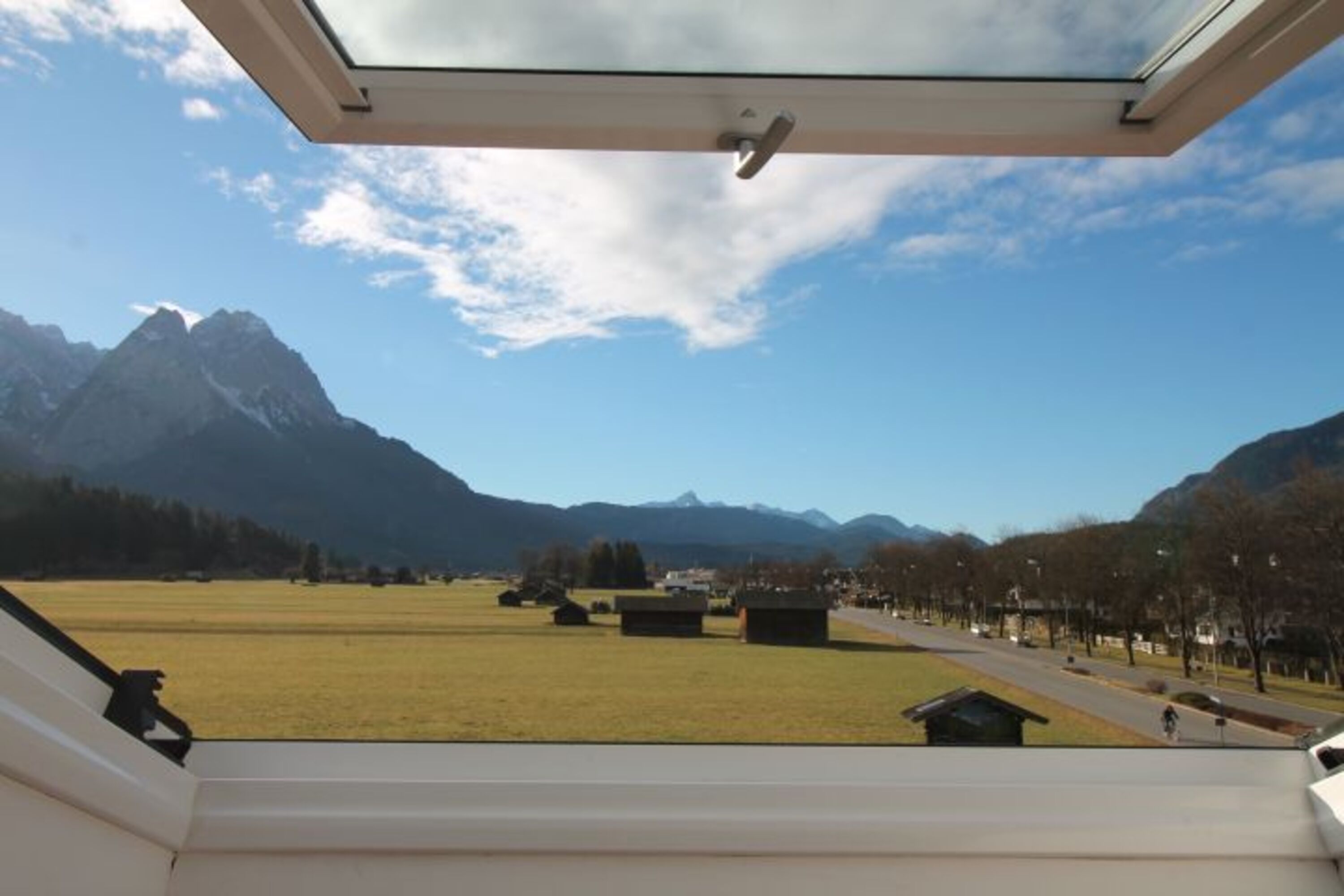 Blick Richtung Westen (Waxenstein, Zugspitze und Daniel)
