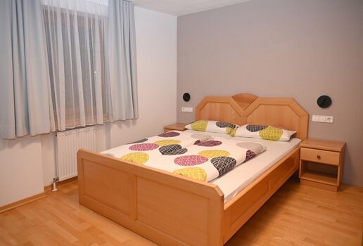 Schlafzimmer Ferienwohnung Sesvenna