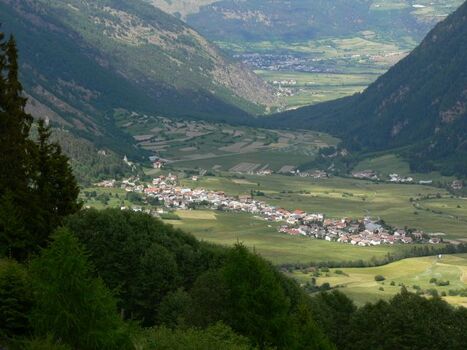 Taufers mit Blick Richtung Vinschgau