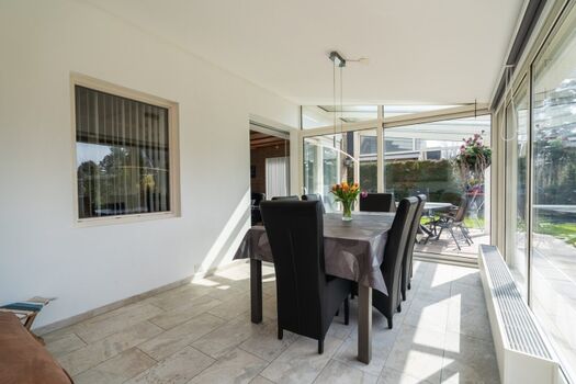 gemütlicher Wintergarten