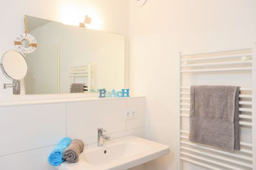 unser schönes Badezimmer  mit Infrarotsauna, Whirlpool und Waschmaschine