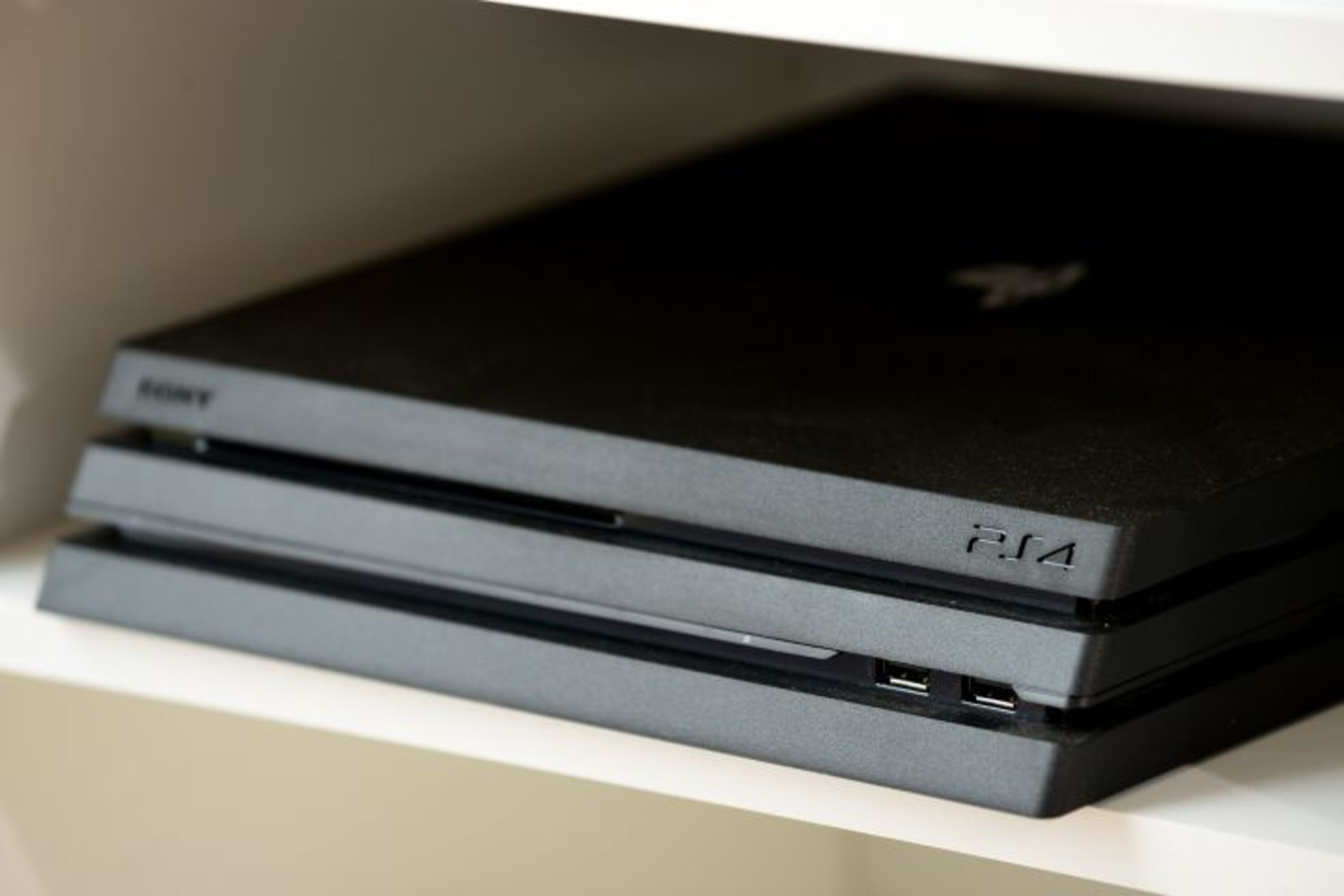 für die kalten bzw. nassen Tage gibt es eine Playstation Pro, Brettspiele und Netflix