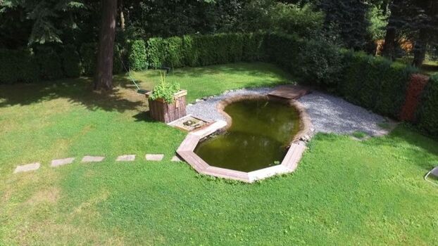 Hundeschwimmteich mit Spielwiese (gemeindschaftsnutzung)