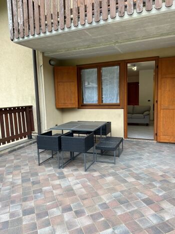 großes abgeschlossene Terrasse