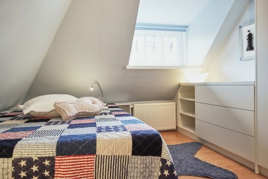 der dritte Schlafraum mit viel Staufläche...