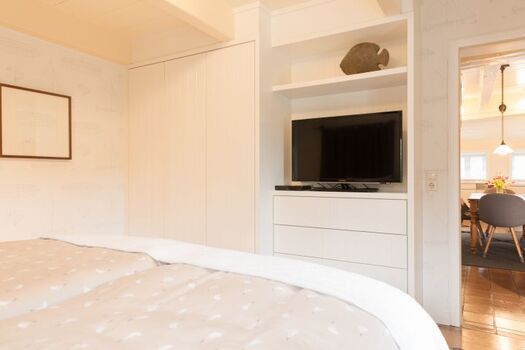 ...und Fernsehgerät nebst Bluray- Gerät