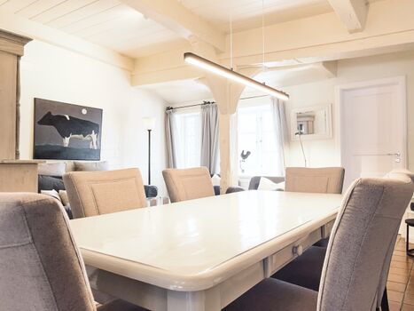 der großzügige Essbereich