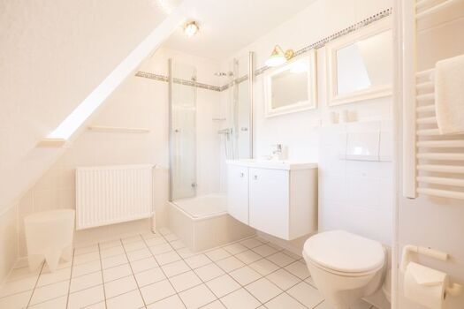 das zweite Duschbad im OG..