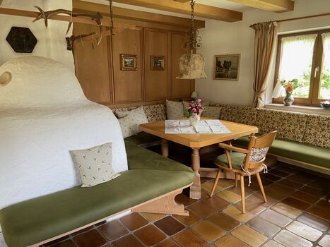 Grundofen und Essraum