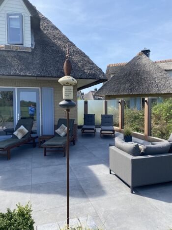 Terrasse mit Windschutz