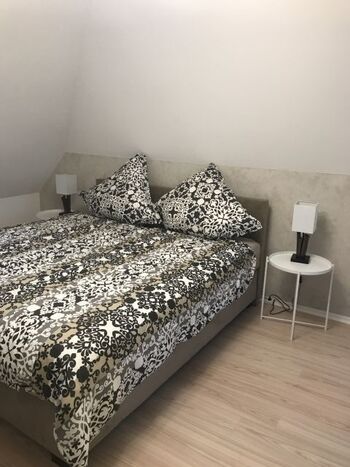 1. Doppelbett (Boxspringbett)Schlafzimmer im Obergeschoß