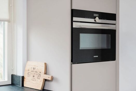 Kühlschrank und Combi-Microwellengerät