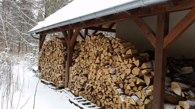 Holzvorrat für den Kaminofen