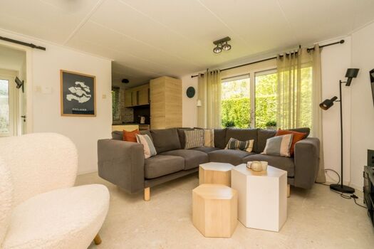 Gemütliche Sitzecke mit SMART TV (mit NETFLIX)