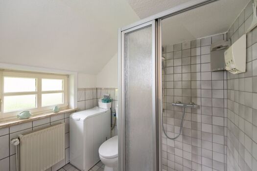 Dusche und Waschmaschine