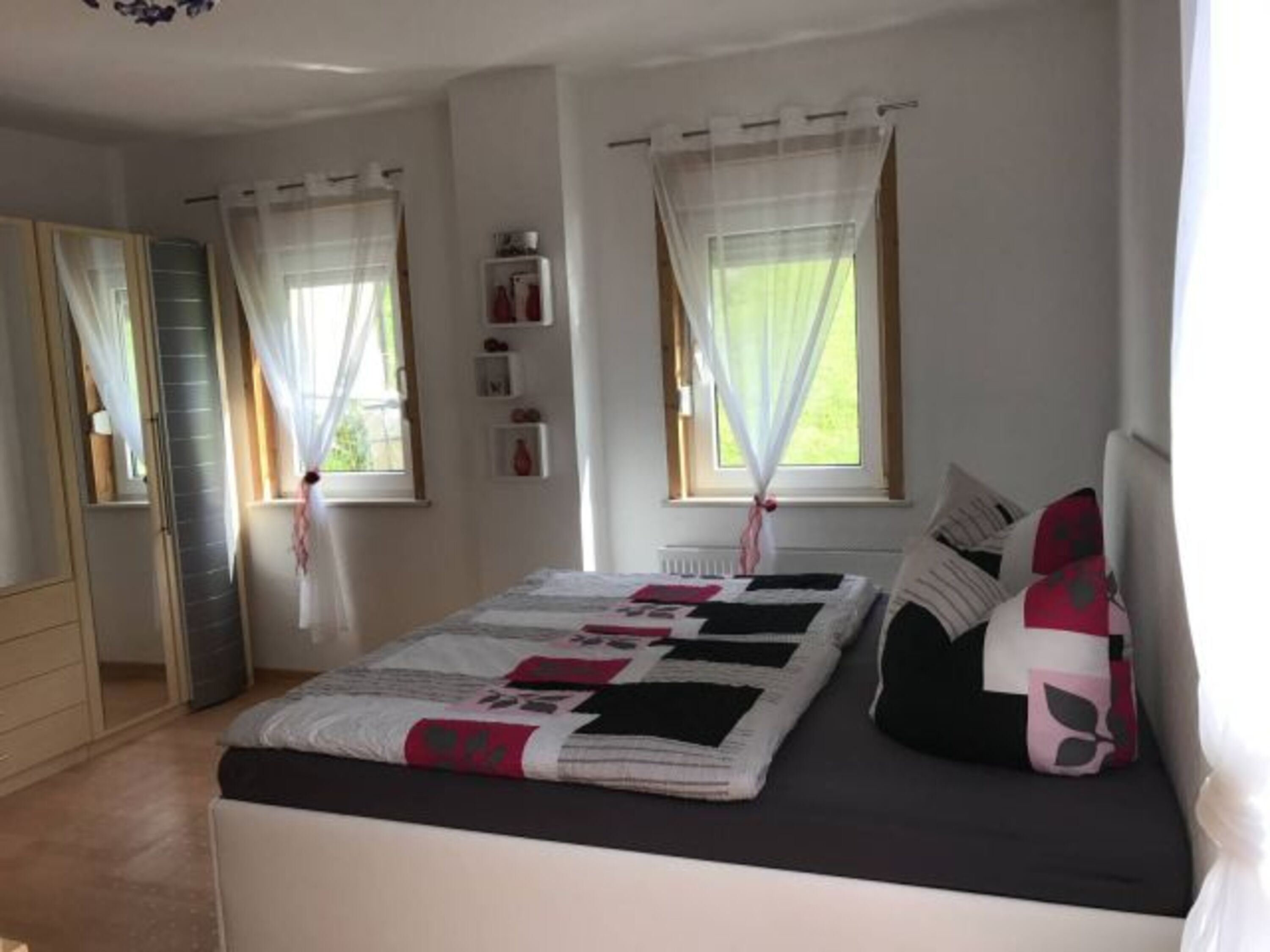 Schlafzimmer 1