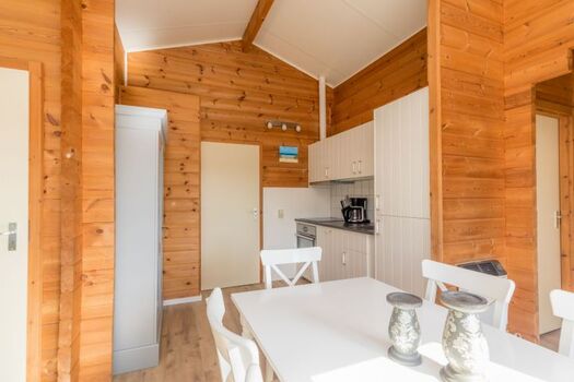 Die neue, offene Küche mit allem Komfort, wie Spülmaschine