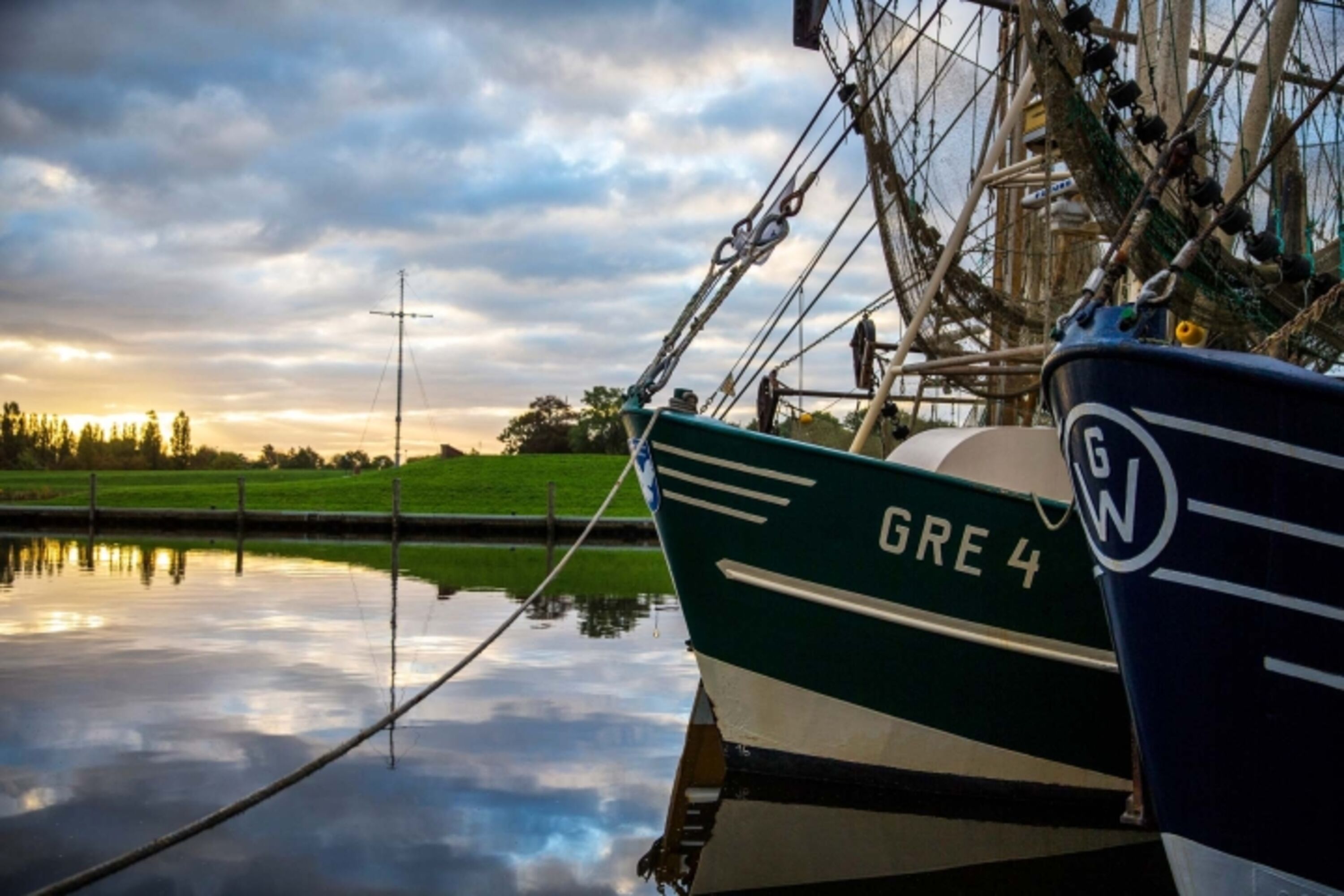 Hafen Greetsiel in unmittelbarer Nähe