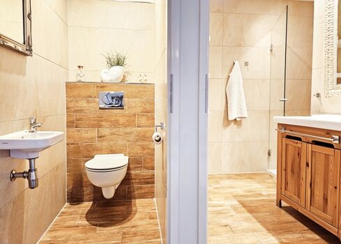 Separates WC neben dem Bad