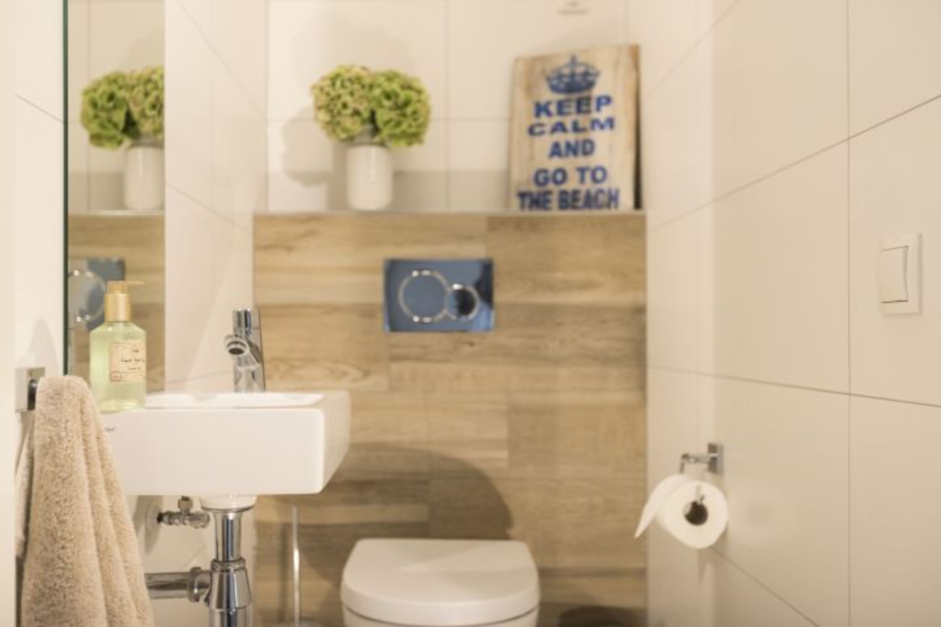 Das WC ist separat und ebenfalls ganz neu renoviert