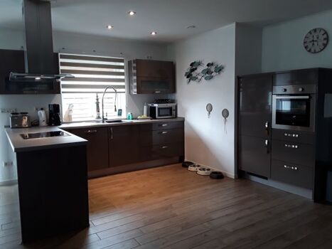 komplett ausgestattete Küche