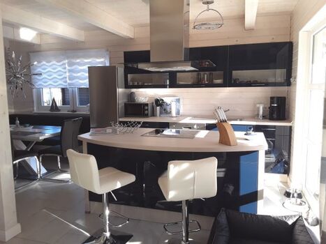 Küche mit Kochinsel