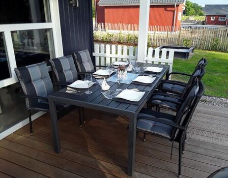 gemütliche Terrasse am Haus