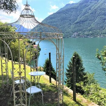 Villa Louisa: Das Teehaus mit atembenehmender Blick auf dem See
