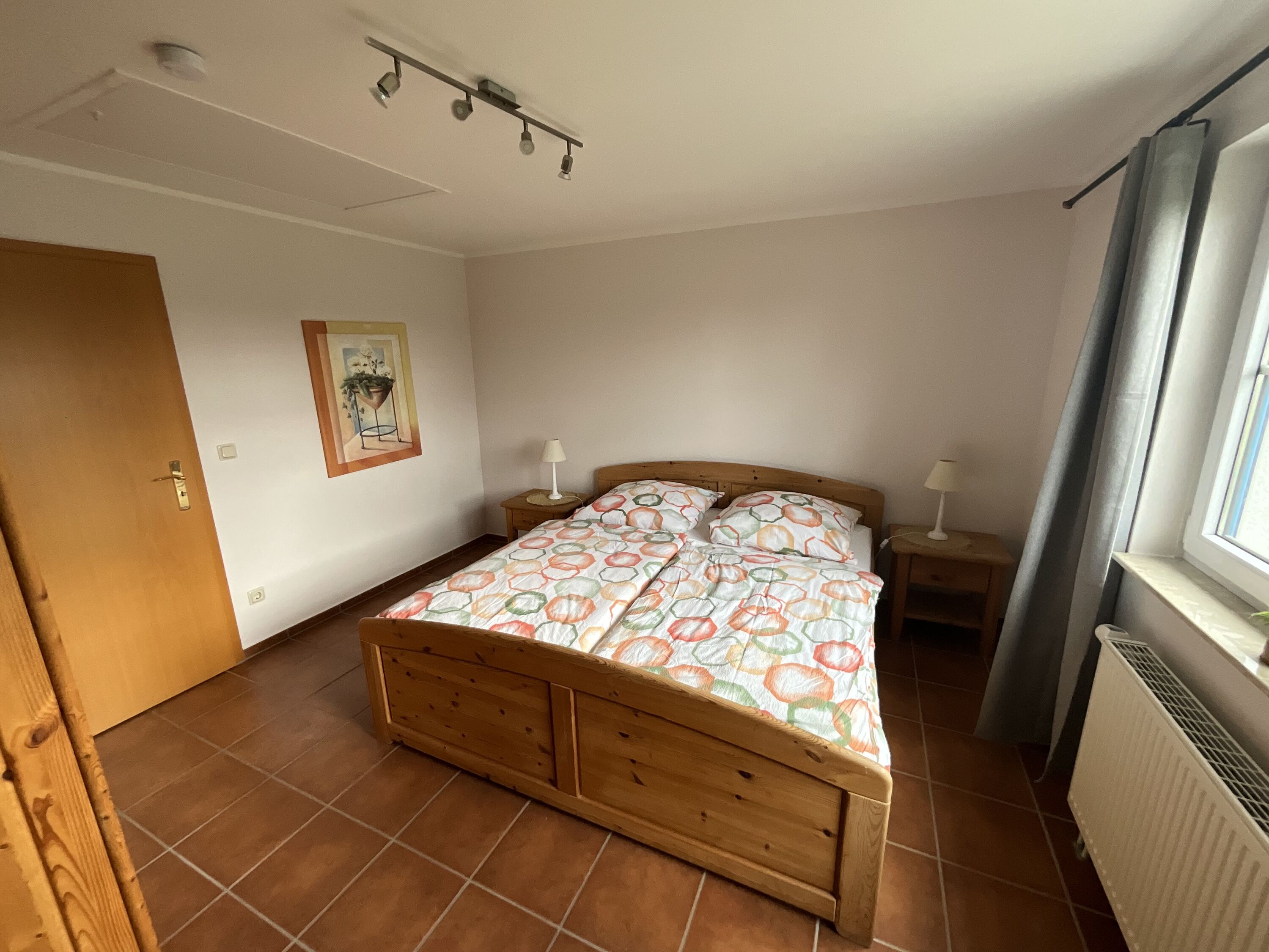 Schlafzimmer 1