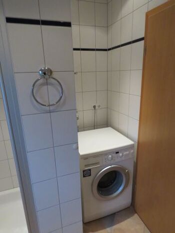 Waschmaschine im Gäste-WC