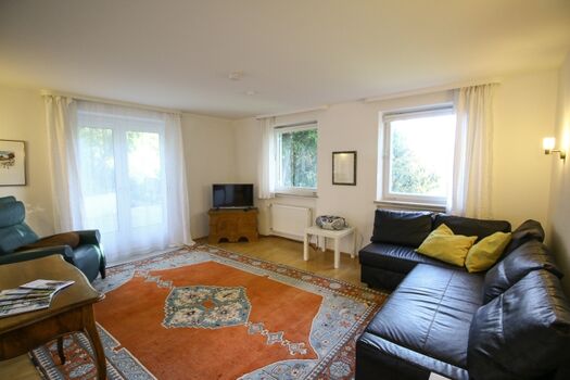 Helles Wohnzimmer mit gemütlicher Eckcouch