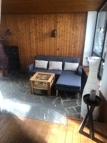 Couch im Kaminzimmer ( Ansicht aus Küche)