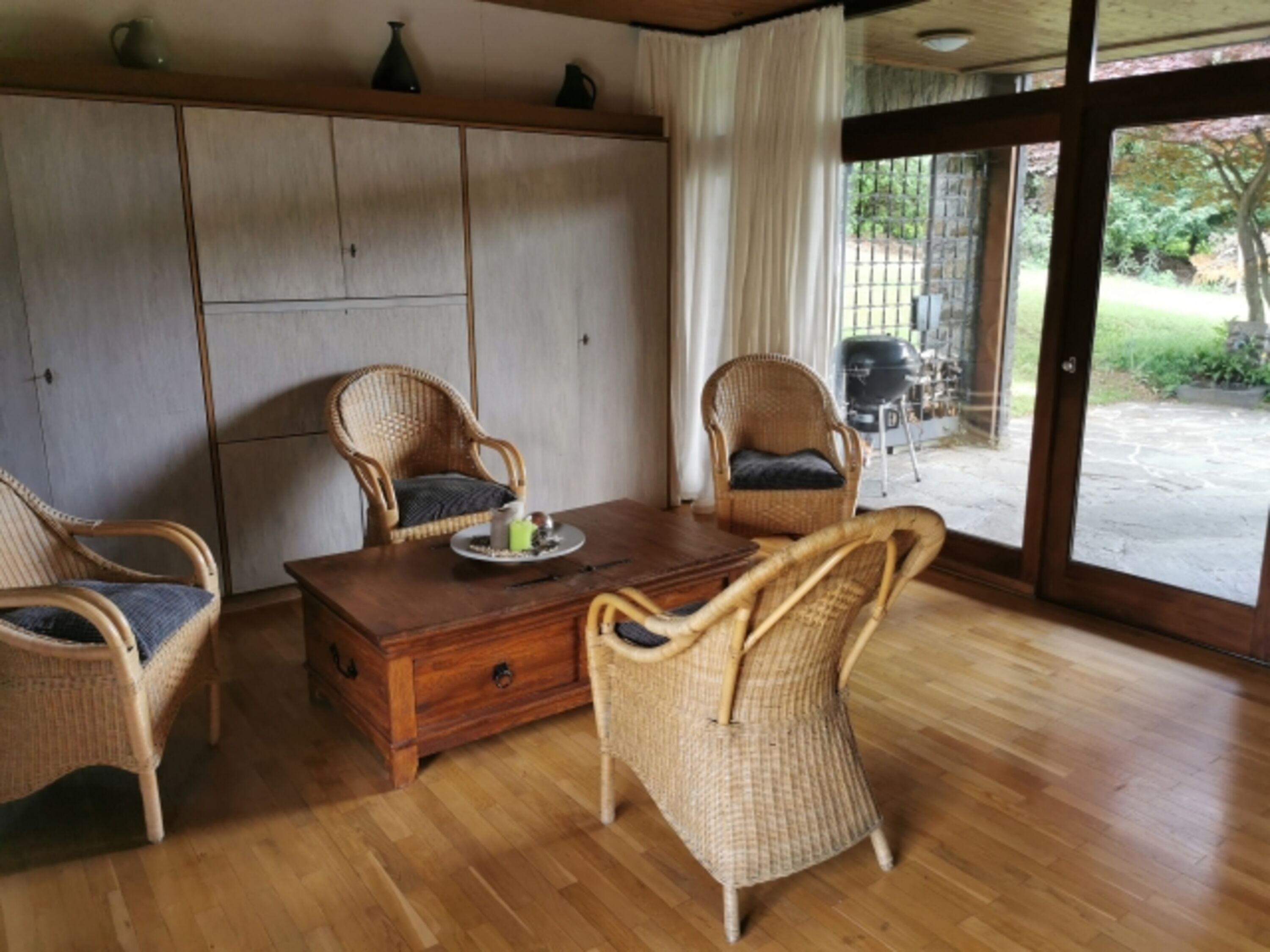 Sitzgruppe Kombizimmer mit Blick auf Terasse