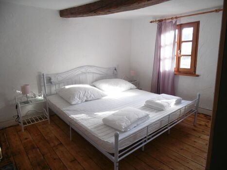 Schlafzimmer 1