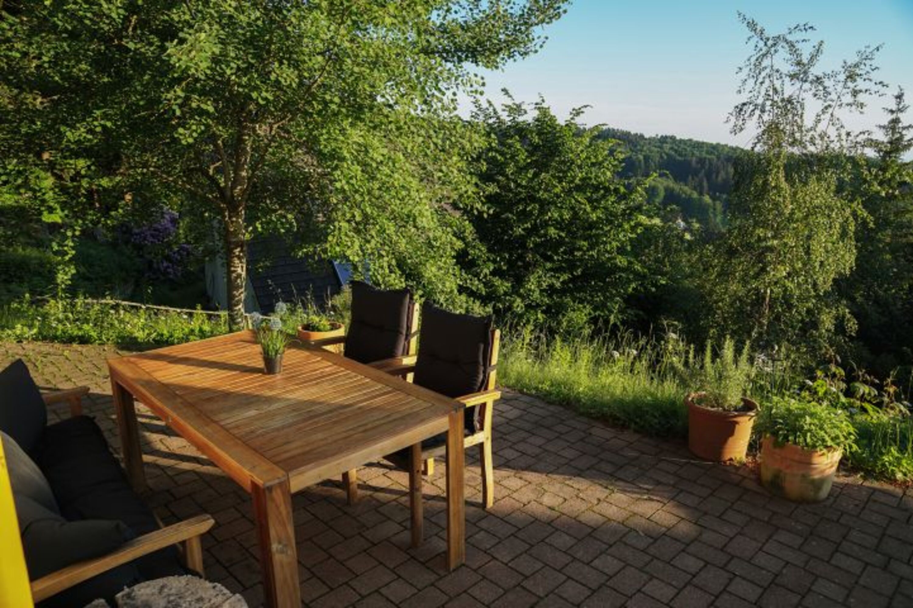 Ferienhaus mit Terrasse und großem Grundstück