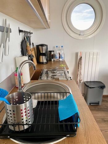 Voll ausgestattete Küche